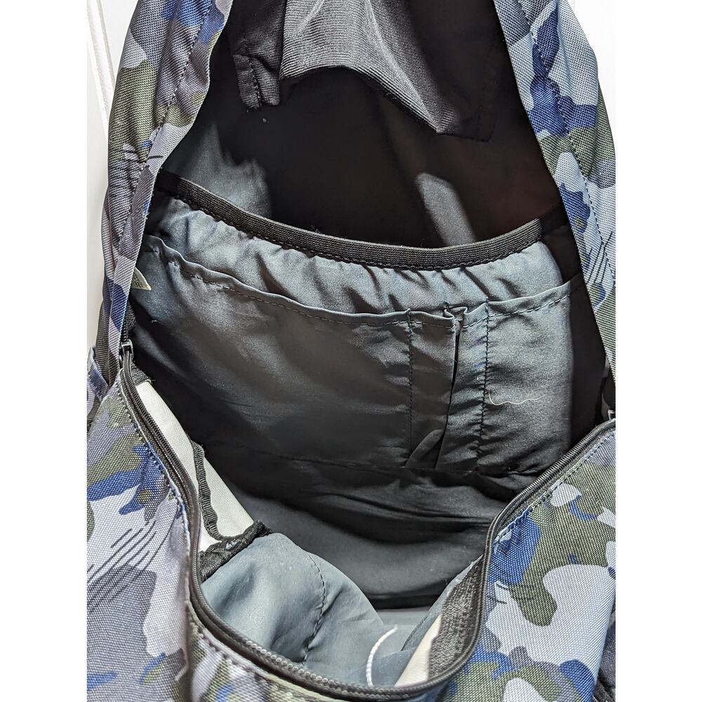 Nike Camo Backpack With Comfort Straps - Picture 9 of 9